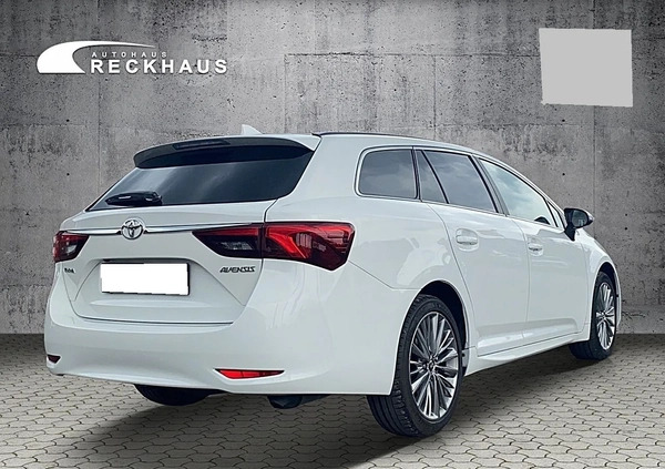 Toyota Avensis cena 49900 przebieg: 214371, rok produkcji 2016 z Bydgoszcz małe 529